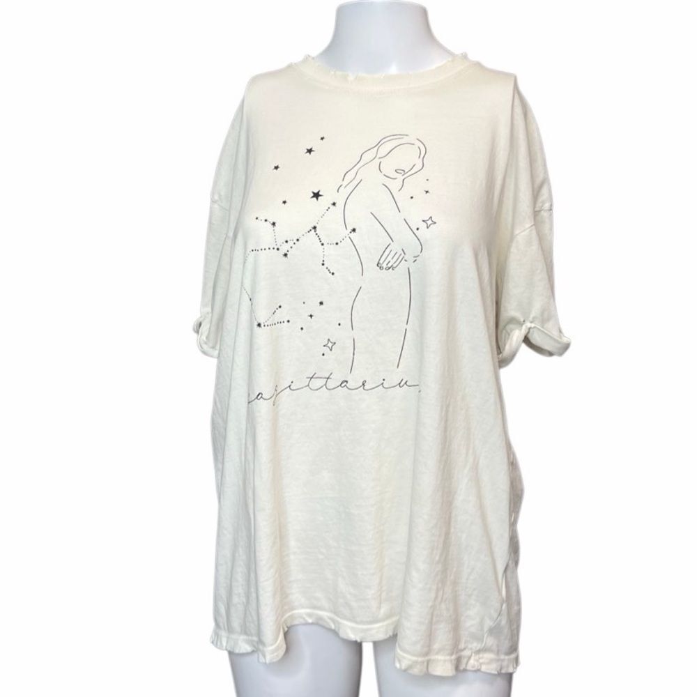 Girl Dangerous Sagittarius Cream Graphic Short Sleeve Tee Size Small